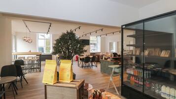 Cottage | Dining