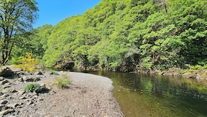 Beach - Chestnut Timber Lodge (Keswick)