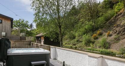 Riverside Cottage No 3