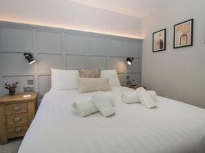 3 bedrooms, individually decorated, individually furnished, free WiFi