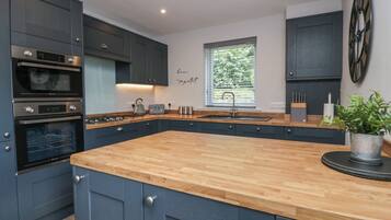 Fridge, dishwasher, electric kettle, toaster