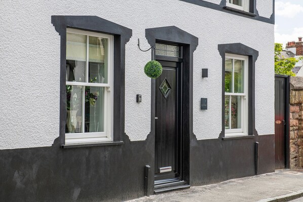 Exterior detail - The Old Sweet Shop (Conwy)