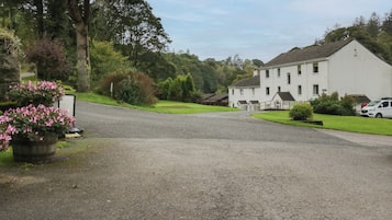 Khuôn viên nơi lưu trú