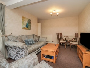 Living area - Apartment 1 (Keswick)