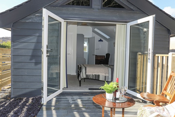 2 bedrooms, WiFi (free), individually decorated, individually furnished