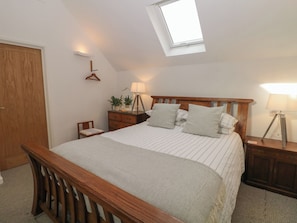 2 Schlafzimmer, individuell dekoriert, individuell eingerichtet