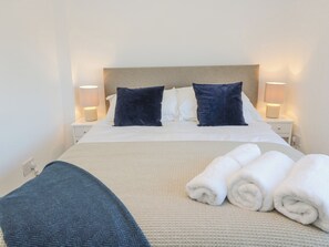 2 bedrooms, individually decorated, individually furnished, free WiFi