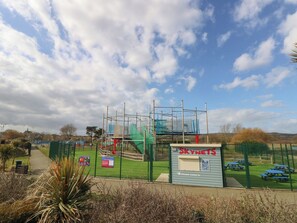 Sports court - The Shingles (Sandown)