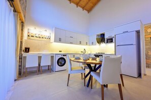 Luxury Villa, Pool View | Private kitchen