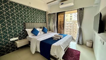 2 habitaciones, tabla de planchar con plancha, wifi y ropa de cama