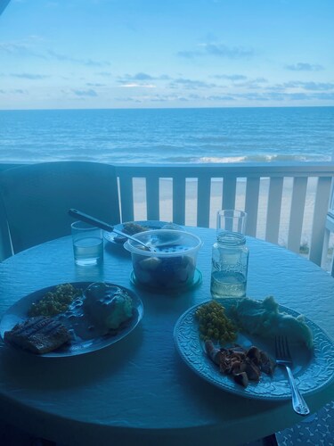 2-bedroom  ocean front garden city pier ! Enjoy the waves - linens included !
