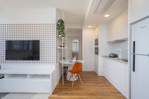 Apartment | Private kitchen | Electric kettle - Extension Berrini (Sao Paulo)