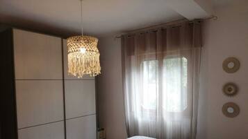 1 chambre, fer et planche Ă  repasser, Wi-Fi, draps fournis