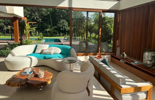 Smart TV, table football