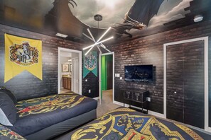 9 bedrooms, iron/ironing board, WiFi, bed sheets - Upstay: Movie-Themed Villa for 22 at ChampionsGate (Four Corners)