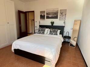2 bedrooms, iron/ironing board, WiFi, bed sheets - Polanesi/Sori - "Blue Paradise" - LIGURIA HOLIDAYS (Sori)