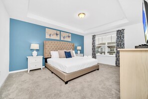 4 bedrooms, iron/ironing board, WiFi, bed sheets