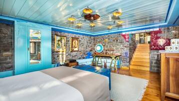 3 habitaciones, tabla de planchar con plancha, cuna de viaje y wifi