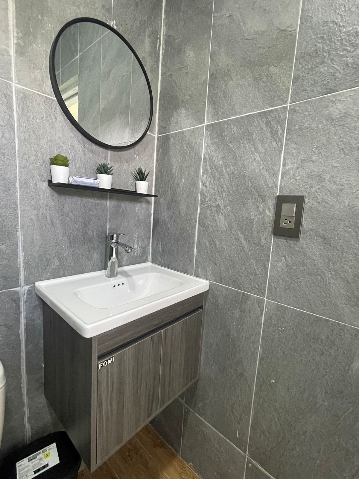 Toallas, jabón y papel higiénico