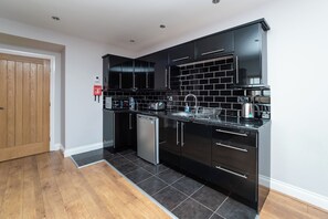 Apartment | Private kitchen - Northern Comfort Retreat in Newcastle (Newcastle-upon-Tyne)