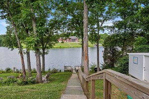 Property grounds - Cozy Lake House (Crittenden)