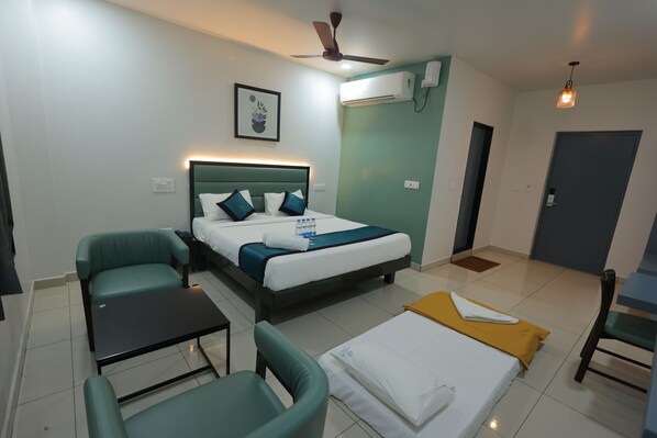 Hypo-allergenic bedding, memory-foam beds, desk, laptop workspace - THE LOTUS PARK (Srikalahasti)