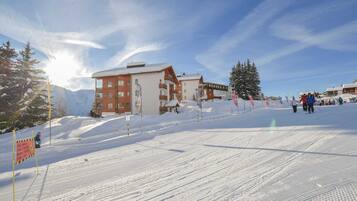 Snow and ski sports