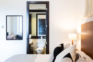 4 bedrooms, desk, iron/ironing board, travel cot - Irresistible Elegant Condo with Vidanta Membership (Nuevo Vallarta)