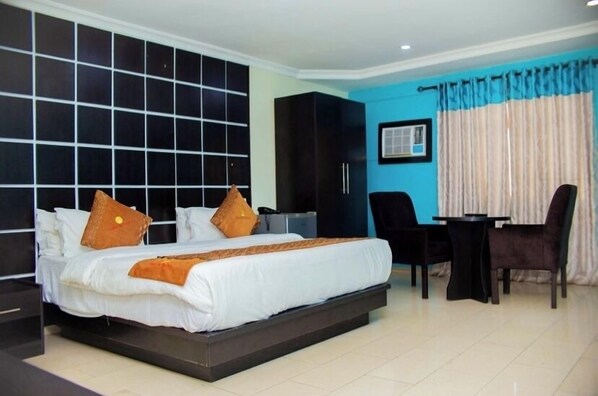 Superior Room | Laptop workspace, free WiFi