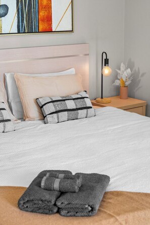 2 bedrooms, desk, iron/ironing board, free WiFi