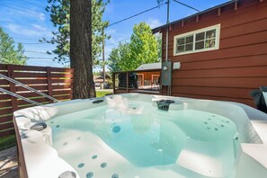 Signature-Ferienhütte, 2 Schlafzimmer, Nichtraucher, Küche | Eigener Whirlpool