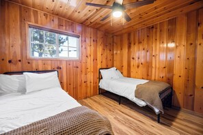 Signature Cabin, 2 Bedrooms, Non Smoking, Kitchen