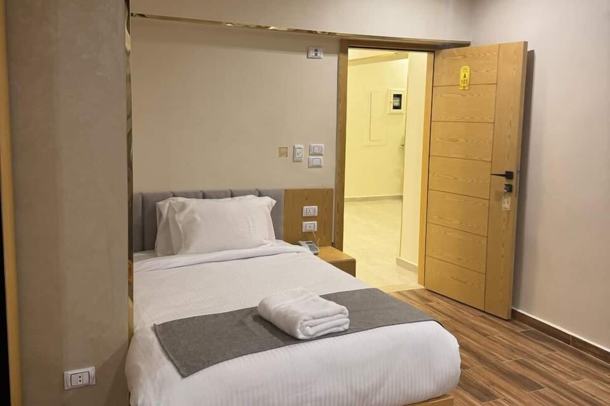 Deluxe Single Room