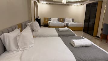 Junior Suite | 1 bedroom, desk, soundproofing, free WiFi