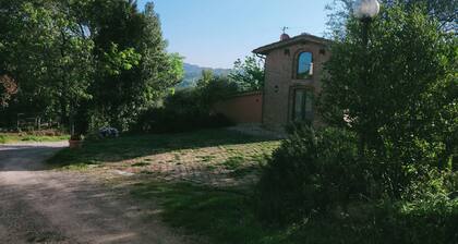 Cozy Tuscan-style apartment Suitable for families. Pets allowed
