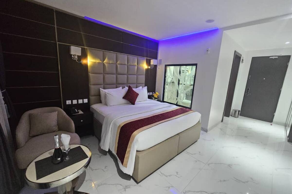 Deluxe-huone | 1 makuuhuone, kannettavalle tietokoneelle sopiva työtila, ilmainen Wi-Fi