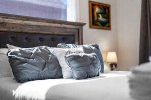 2 bedrooms, iron/ironing board, free WiFi, bed sheets