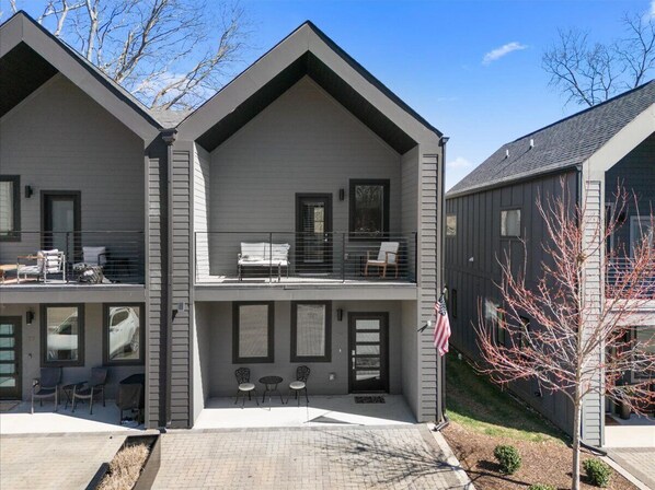 Exterior - The Nashville Nordic - Modern Vibes + Cozy Balcony (Nashville)