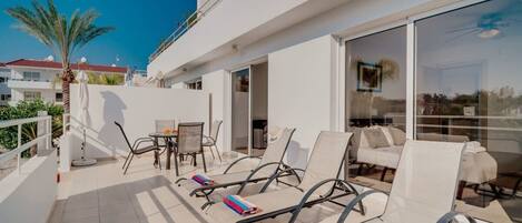 高级公寓, 泳池景观 | 露台