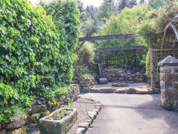 Property grounds - Wayside Farm Dairy Cottage (Scarborough)