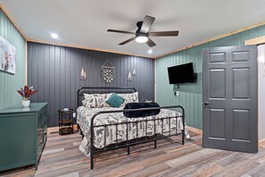 2 bedrooms, WiFi, bed sheets