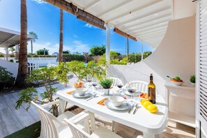 Outdoor dining - Las Nectarinas by VillaGranCanaria (Maspalomas)