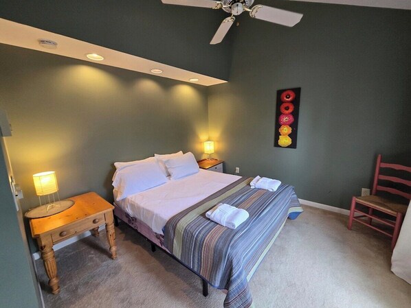 3 bedrooms, iron/ironing board, free WiFi