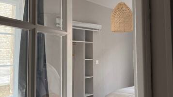 5 habitaciones, tabla de planchar con plancha, wifi y ropa de cama