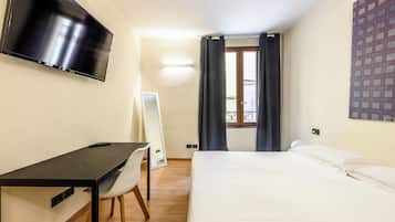 1 habitación, tabla de planchar con plancha y wifi gratis