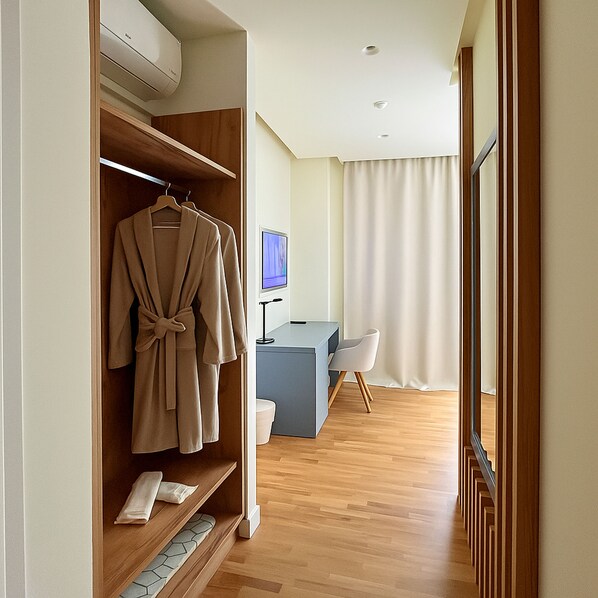 Free minibar items, in-room safe, desk, laptop workspace