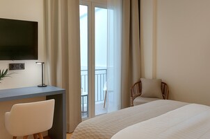 Deluxe Δίκλινο Δωμάτιο (Double) | Δωρεάν είδη από το μίνι μπαρ, χρηματοκιβώτιο στο δωμάτιο, γραφείο 