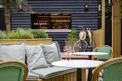 The Ragged Robin - A Heartwood Inn 