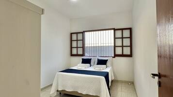 3 Schlafzimmer, Schreibtisch, Bügeleisen/Bügelbrett, kostenloses WLAN