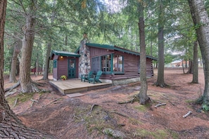Exterior - Vincent Lake Cabin #1 (Levering)